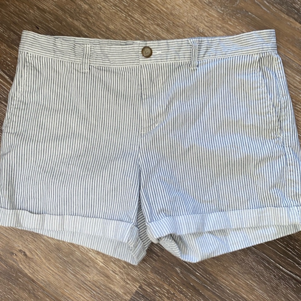 Gap 4” shorts, blue white stripe size 10